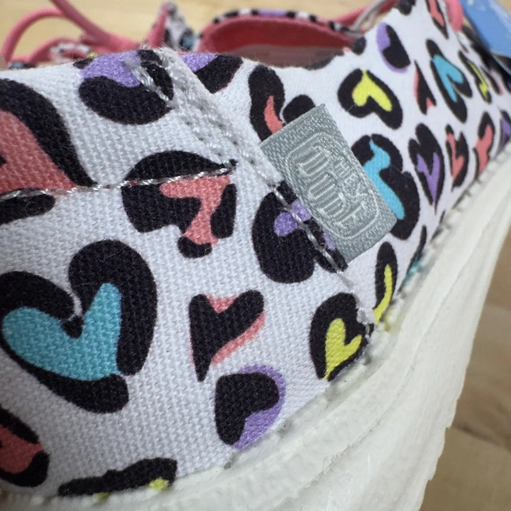 Hey Dude Wendy Youth Cat White Leopard Heart Print Loafers Size Y1 L2 NEW